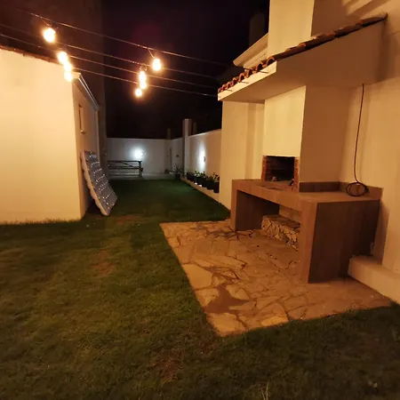 Modern With Private Pool And Stylish Bbq Area Villa