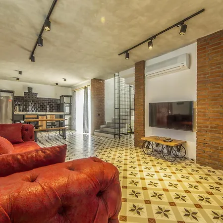 Modern With Private Pool And Stylish Bbq Area *