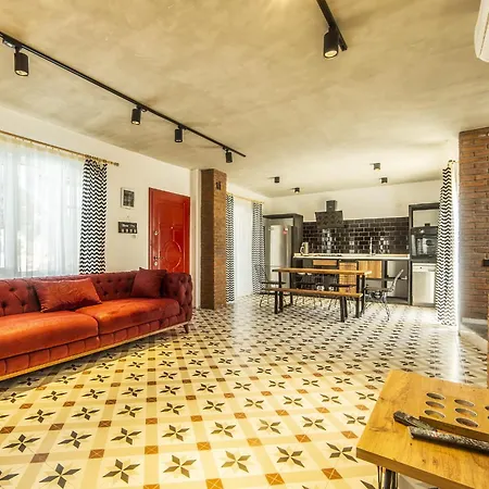 Modern With Private Pool And Stylish Bbq Area Villa